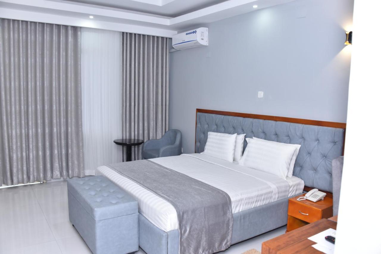 King'S Conference Centre Hotel Bujumbura Buitenkant foto