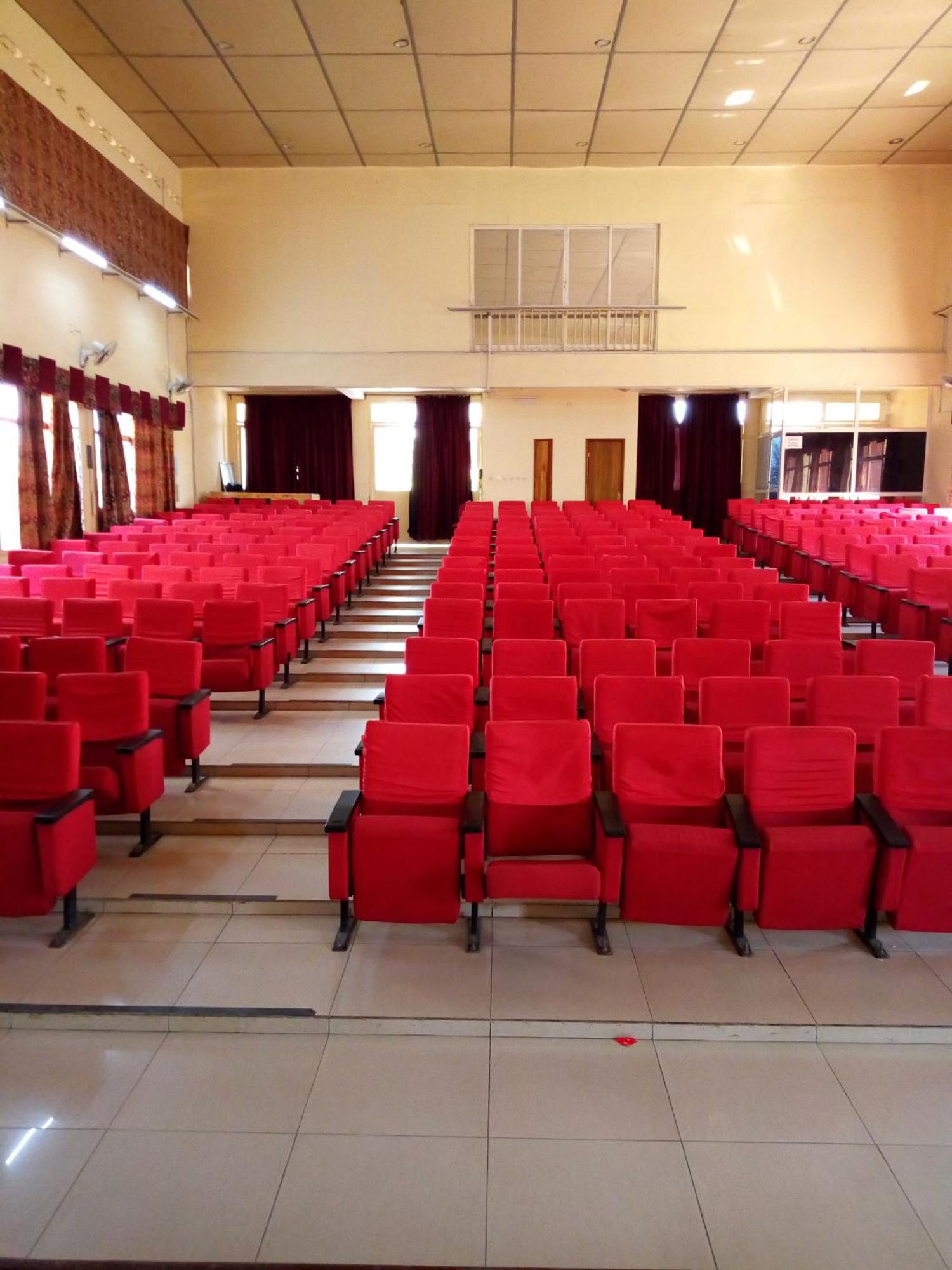 King'S Conference Centre Hotel Bujumbura Buitenkant foto